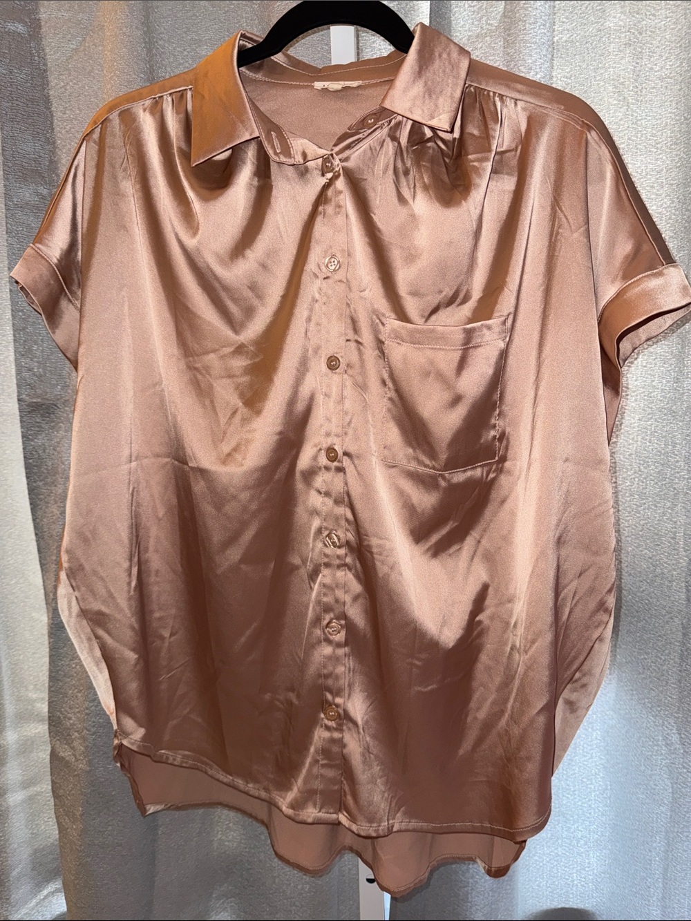 Jodifil Satin Button-Front Short Sleeve Blouse in taupe